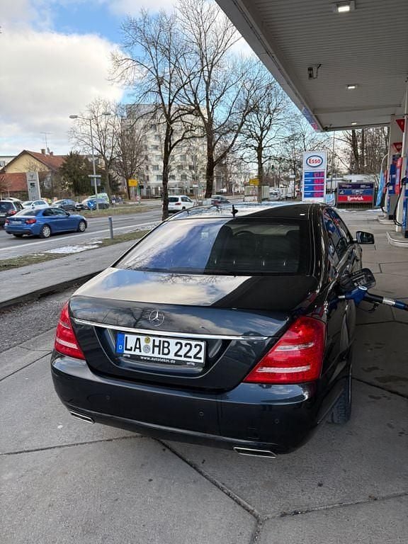 Gebraucht Mercedes S500 435 PS (319 kW) 2012 Schwarz Limousine