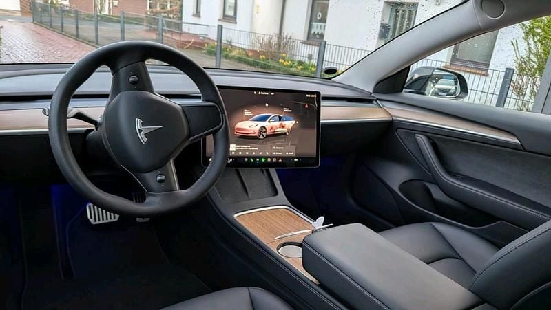 Gebraucht Tesla Model 3 Standard Range 208 kW (283 PS) 2023 Limousine