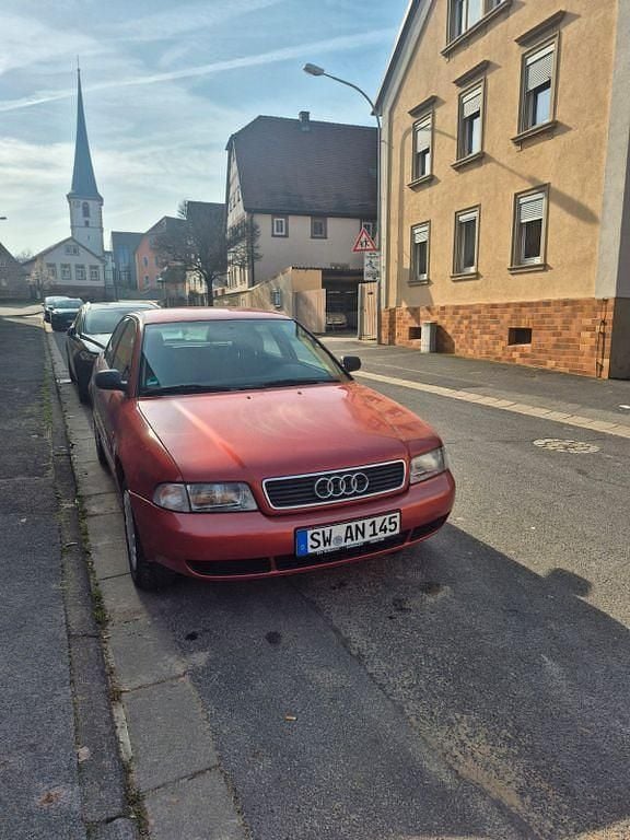 Usata Audi A4 101 CV (74 kW) 1995 Grigio Berlina