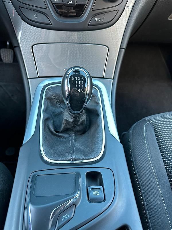 Gebraucht Opel Insignia 140 PS (102 kW) 2015 Braun Kombi