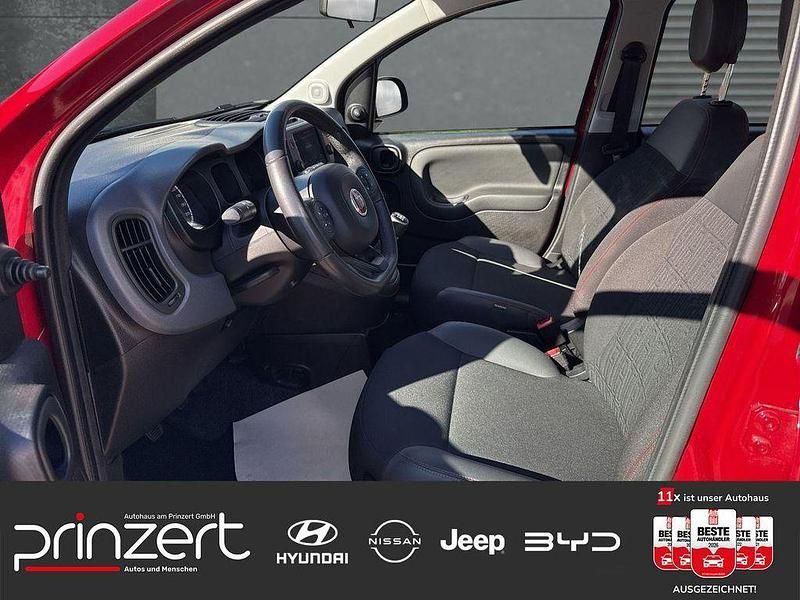 Gebraucht Fiat Panda Red 69 PS (50 kW) 2023 Rot Kleinwagen