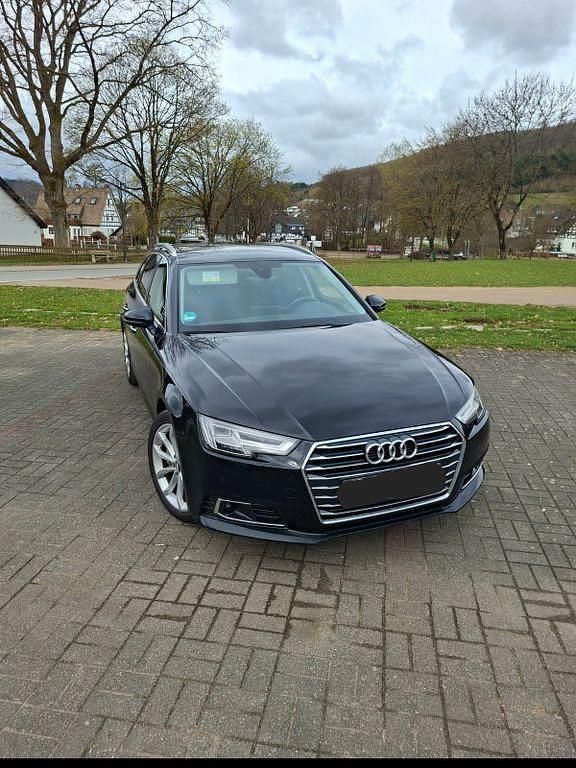 Gebraucht Audi A4 Ambiente 218 PS (160 kW) 2017 Schwarz Kombi