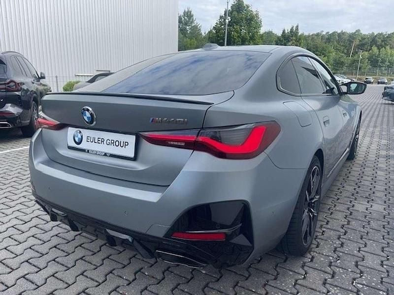 Gebraucht BMW 440 374 PS (275 kW) 2024 Frozen pure grey ii metallic Coupé