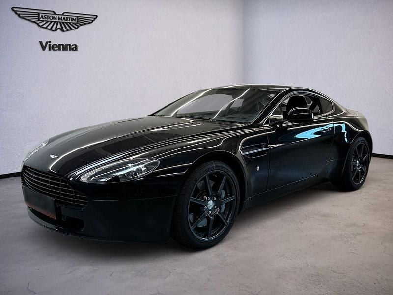 Schwarz Gebraucht 2012 Aston Martin V8 Vantage Coupé | 67.800 € (Fairer Preis) - Bild 1/4