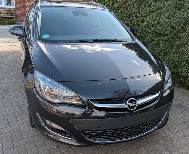Gebraucht Opel Astra Exklusiv 140 PS (102 kW) 2015 Schwarz Kombi