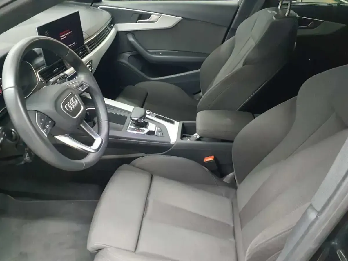 Gebraucht Audi A4 S-Line 204 PS (150 kW) 2022 Mythosschwarz metallic Kombi