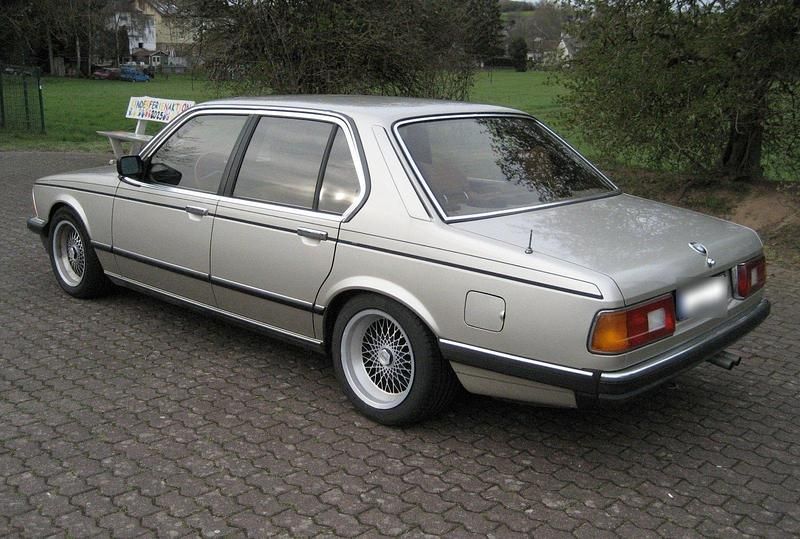 Gebraucht BMW 735 218 PS (160 kW) 1985 Limousine