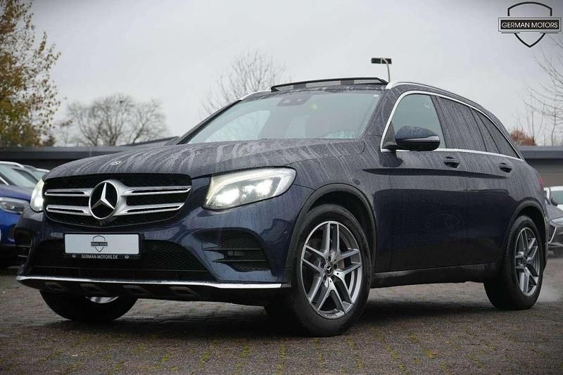 Blau Gebraucht 2017 Mercedes GLC250 AMG line SUV | 26.950 € (Fairer Preis) - Bild 1/3
