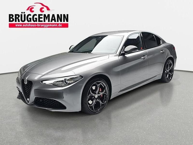 Grau Gebraucht 2020 Alfa Romeo Giulia Tech Edition Limousine | 24.890 € (Superpreis) - Bild 1/4
