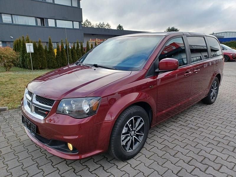 Gebraucht Dodge Grand Caravan 287 PS (211 kW) 2018 Rot Van / Kleinbus
