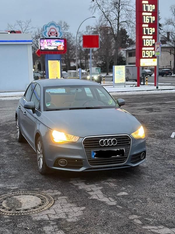 Gebraucht Audi A1 86 PS (63 kW) 2012 Blau Kleinwagen