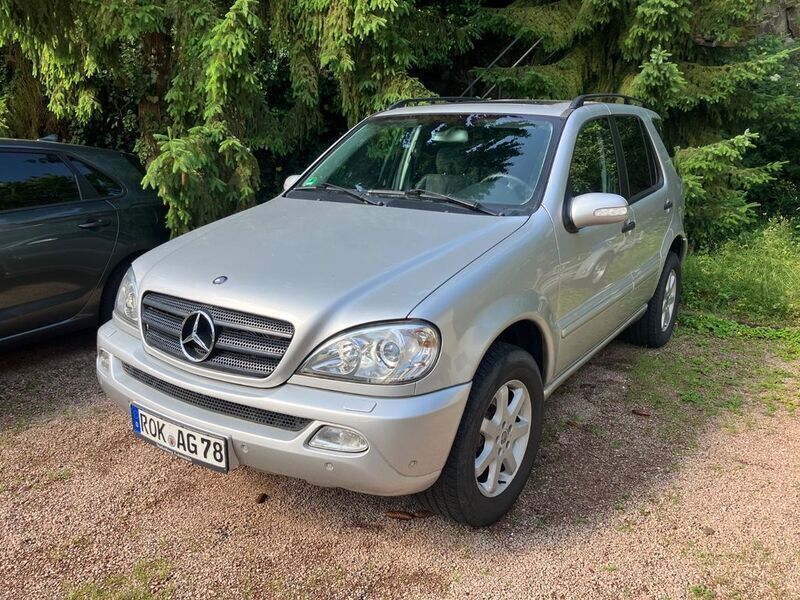 Silber Gebraucht 2001 Mercedes ML320 SUV | 9.850 € - Bild 1/4