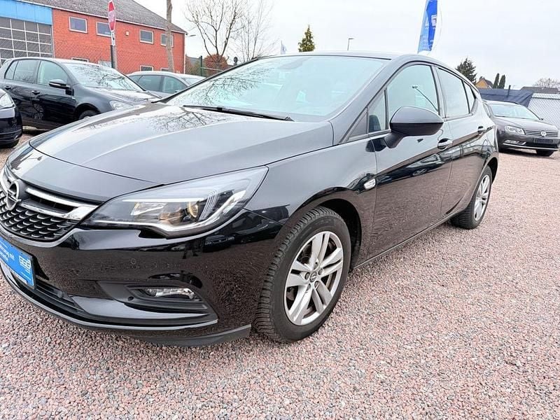 Gebraucht Opel Astra Dynamic 125 PS (91 kW) 2018 Schwarz Limousine
