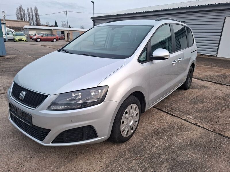 Silber Gebraucht 2013 Seat Alhambra Reference Van / Kleinbus | 7.999 € (Superpreis) - Bild 1/4