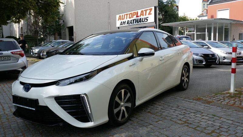 Weiß Gebraucht 2020 Toyota Mirai Limousine | 13.950 € (Fairer Preis) - Bild 1/4