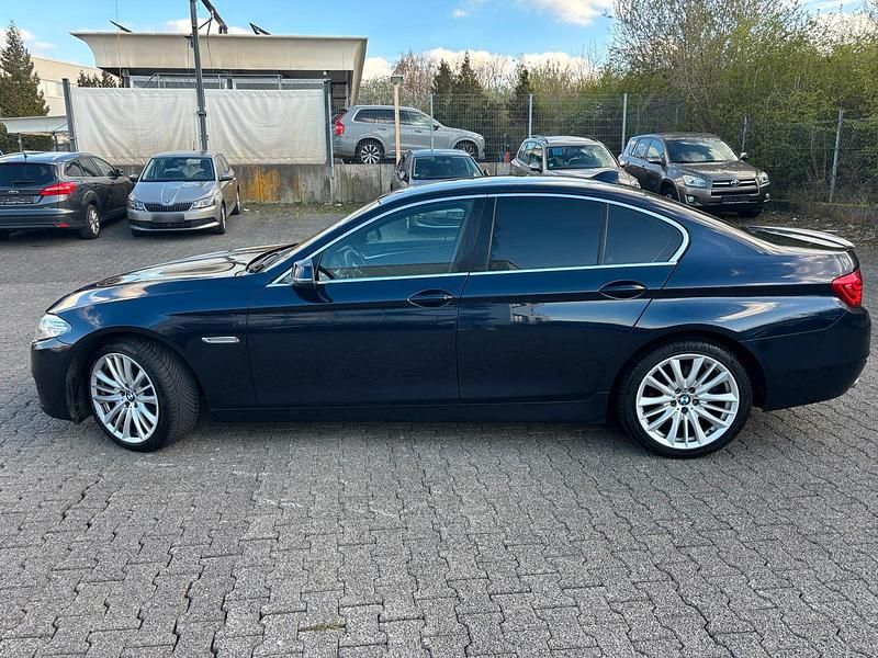 Second-hand BMW 525 218 CP (160 kW) 2013 Albastru Berlinǎ