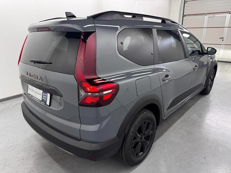Usata Dacia Jogger Extreme 110 CV (80 kW) 2025 Grigio Monovolume