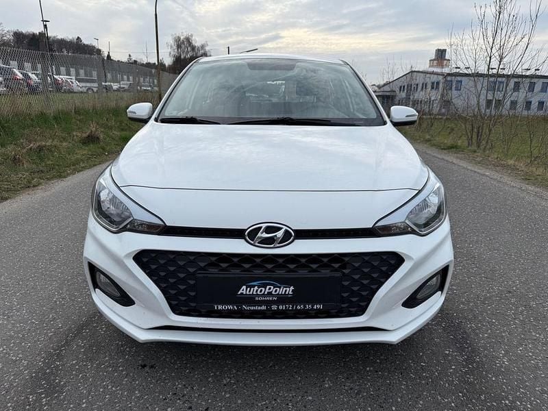 Gebraucht Hyundai i20 Active 75 PS (55 kW) 2019 Weiß Kleinwagen