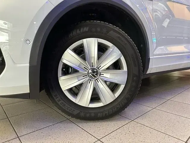 Gebraucht VW T-Roc R-line 150 PS (110 kW) 2025 Pure white SUV