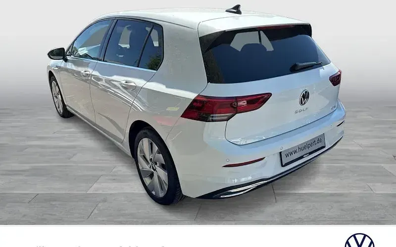 Gebraucht VW Golf VIII Style 130 PS (95 kW) 2024 Weiß Limousine