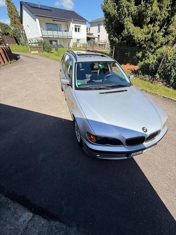 Gebraucht BMW 320 150 PS (110 kW) 2003 Grau Kombi
