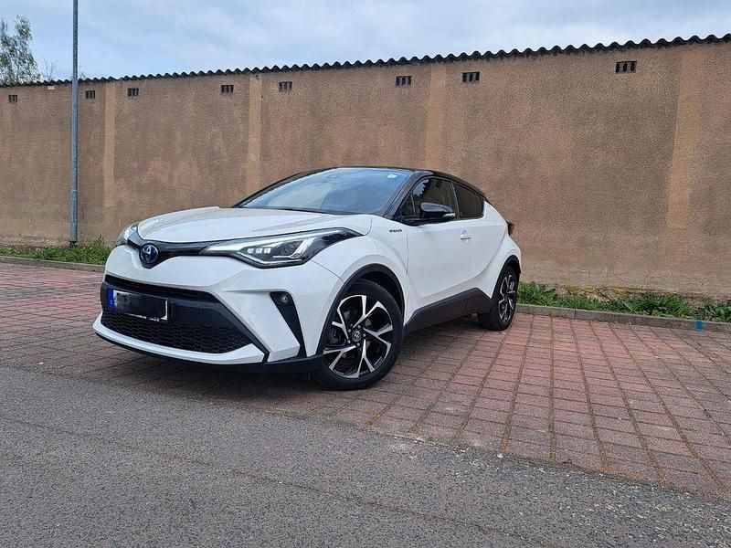 Weiß Gebraucht 2021 Toyota C-HR Team SUV | 20.900 € (Guter Preis) - Bild 1/4