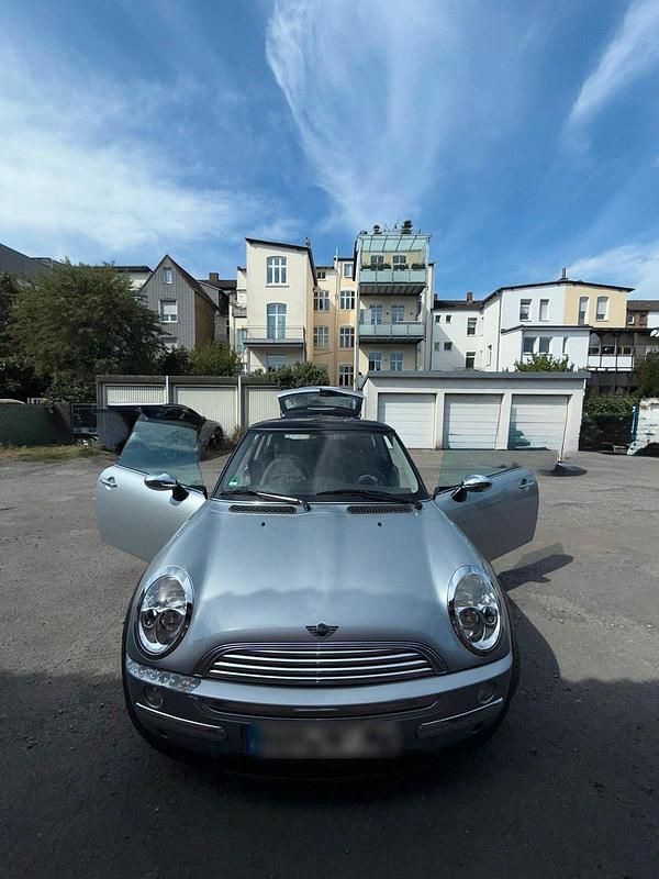 Silber Gebraucht 2003 Mini Cooper Coupé Coupé | 7.599 € (Teuer) - Bild 1/4