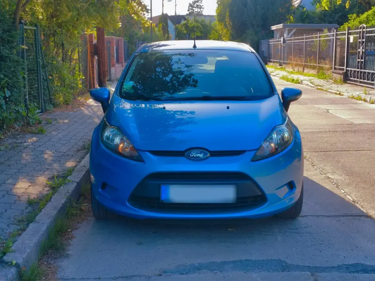 Gebraucht Ford Fiesta 82 PS (60 kW) 2012 Blau Kleinwagen