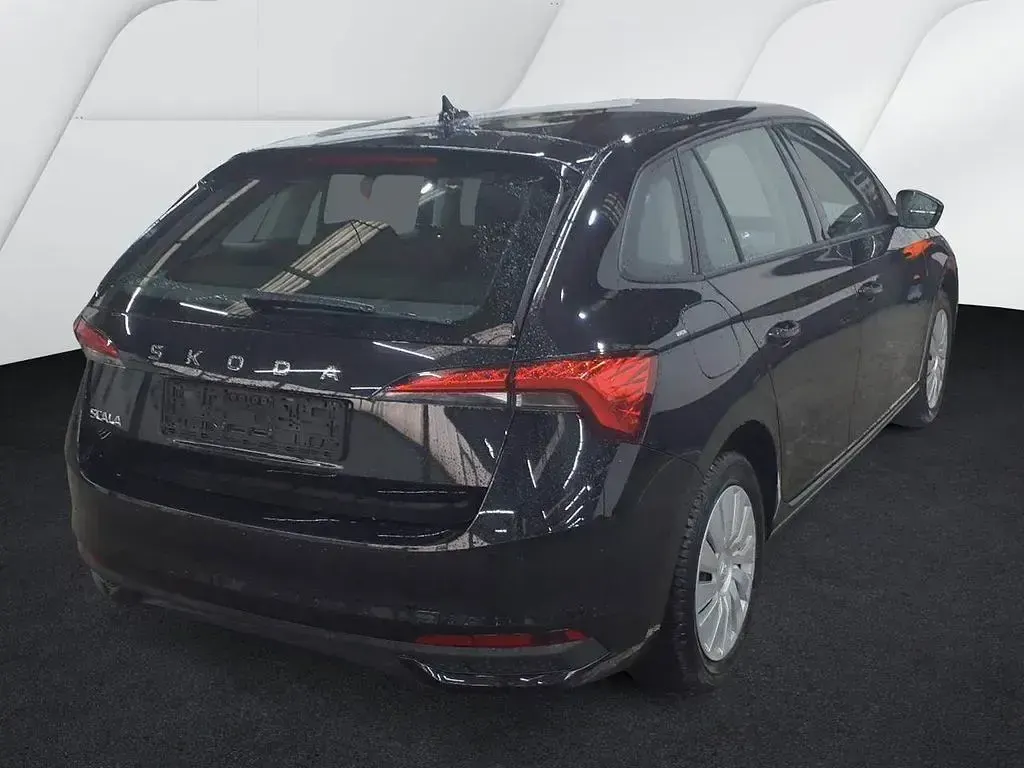 Gebraucht Skoda Scala Essence 95 PS (69 kW) 2025 Schwarzmagic perleffekt Kleinwagen