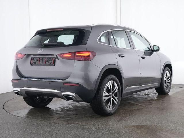 Grau Gebraucht 2024 Mercedes GLA180 Progressive SUV | 34.718 € (Guter Preis) - Bild 1/4