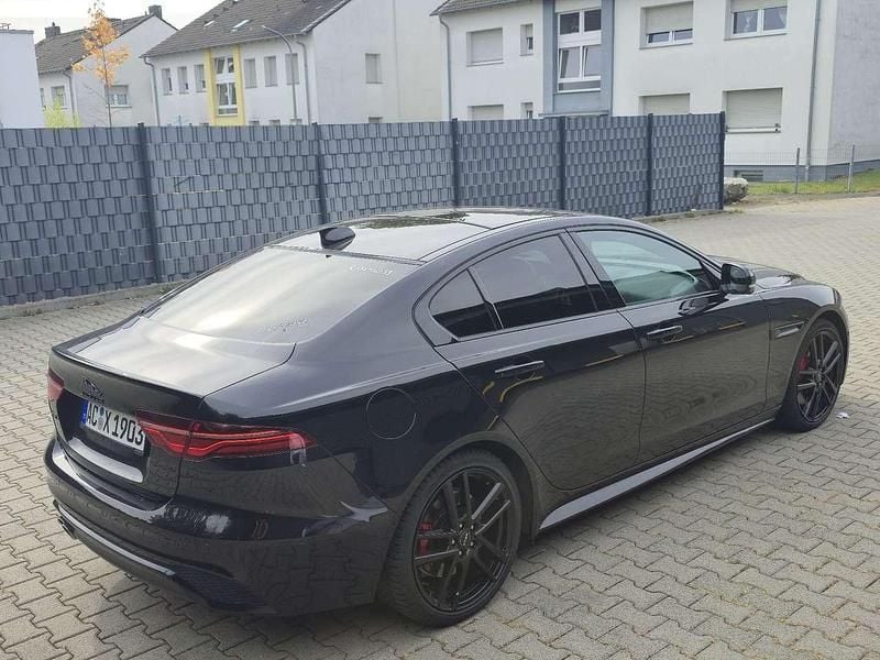 Gebraucht Jaguar XE R-Dynamic 204 PS (150 kW) 2023 Schwarz Limousine