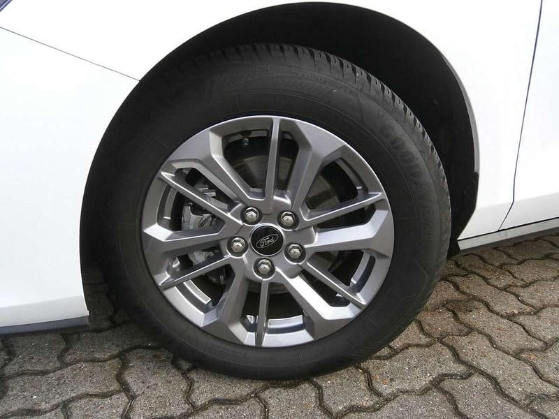 Gebraucht Ford Focus Titanium 125 PS (91 kW) 2022 Frozen white Kombi