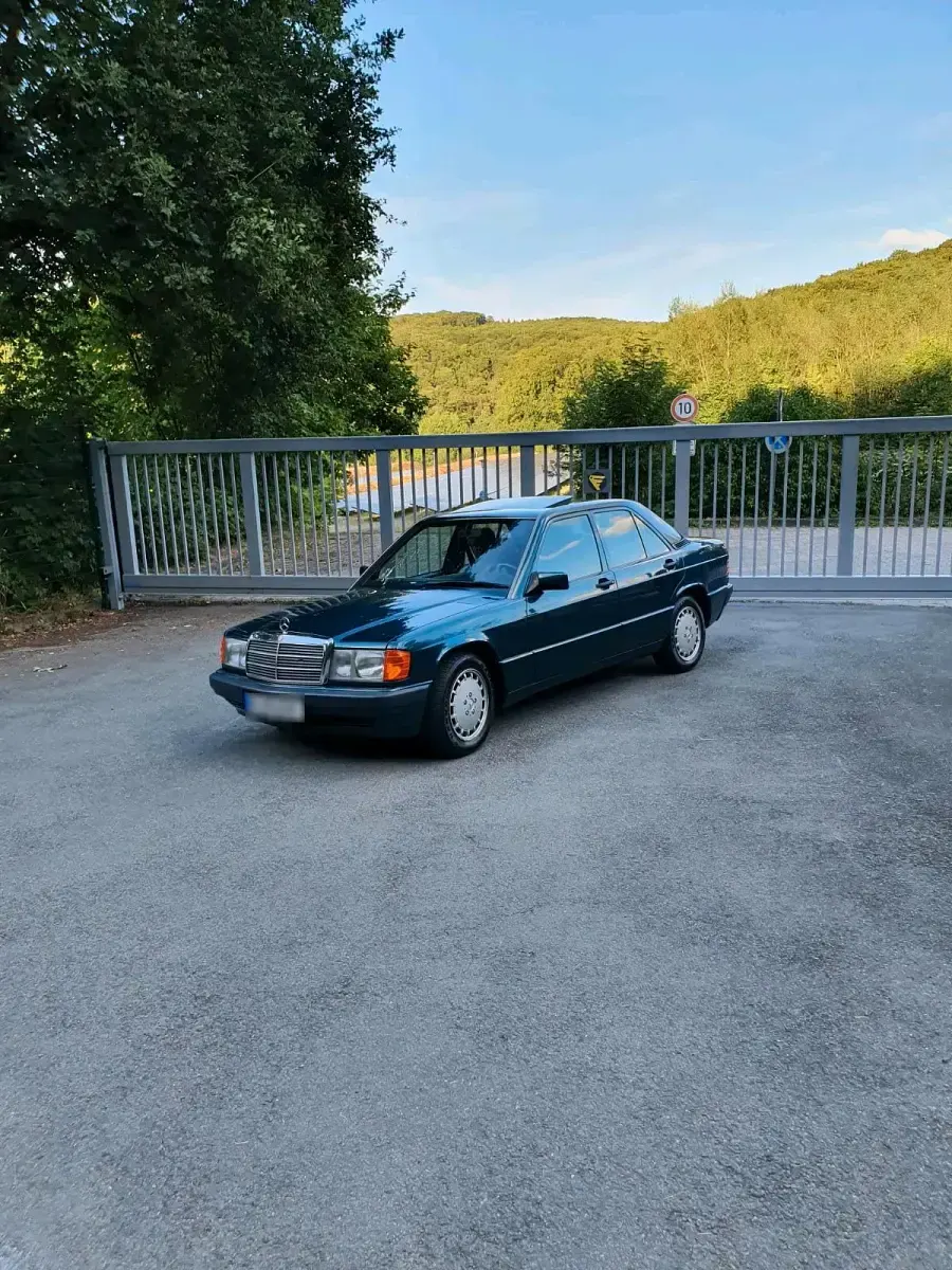 Gebraucht Mercedes 190 90 PS (66 kW) 1992 Grün Limousine