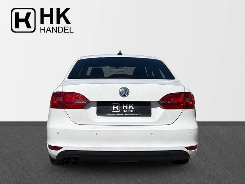 Używany VW Jetta Match 122 KM (89 kW) 2013 Biały Sedan/Limuzyna