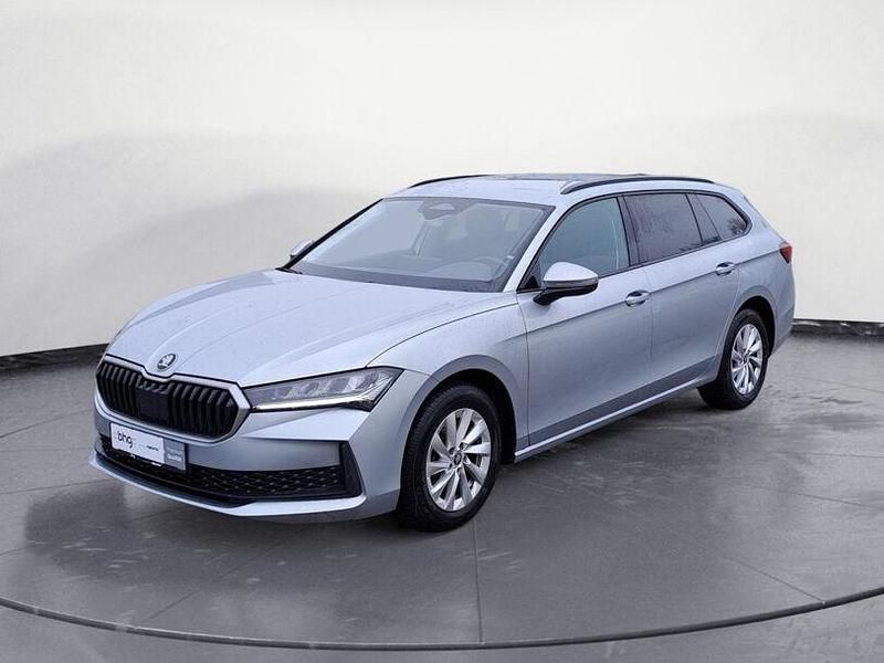 Gebraucht Skoda Superb Essence 150 PS (110 kW) 2025 Silber Kombi