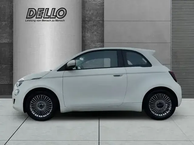 Gebraucht Fiat 500e Basis 86 kW (118 PS) 2023 Arktis weiß Kleinwagen