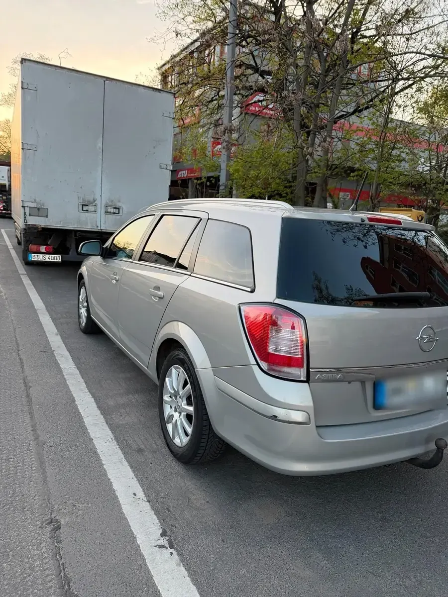 Gebraucht Opel Astra 125 PS (91 kW) 2009 Gold Kombi