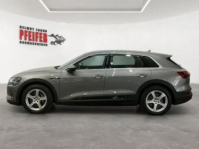 Używany Audi e-tron Ambiente 230 kW (313 KM) 2021 Andere SUV