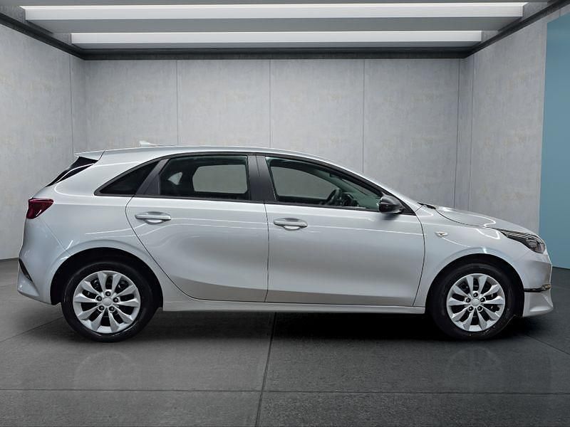 Gebraucht Kia Ceed 101 PS (74 kW) 2025 Silber Kleinwagen