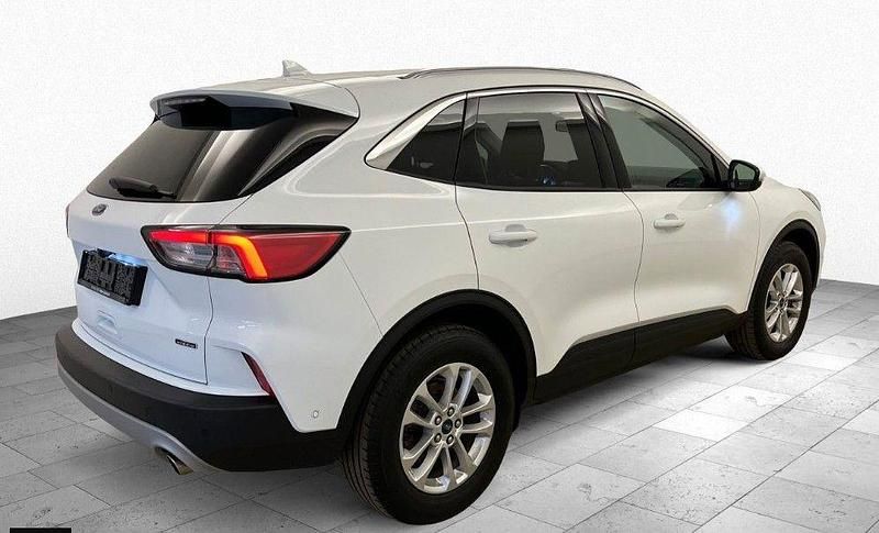 Gebraucht Ford Kuga Titanium 224 PS (164 kW) 2024 Weiß SUV