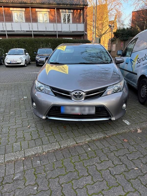 Gebraucht Toyota Auris 132 PS (97 kW) 2012 Braun Kombi