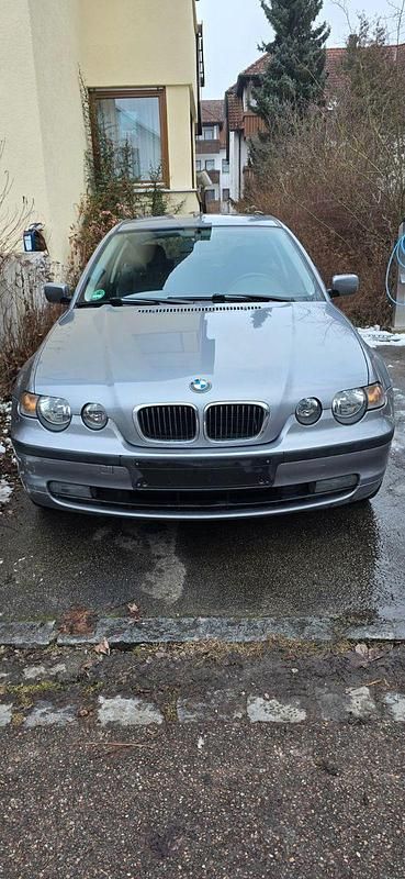 Silber Gebraucht 2004 BMW 316 Coupé | 2.000 € (Etwas zu teuer) - Bild 1/4