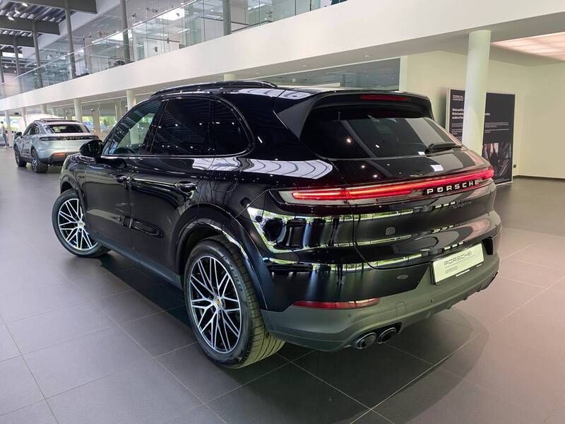 Gebraucht Porsche Cayenne 471 PS (346 kW) 2024 Schwarz SUV