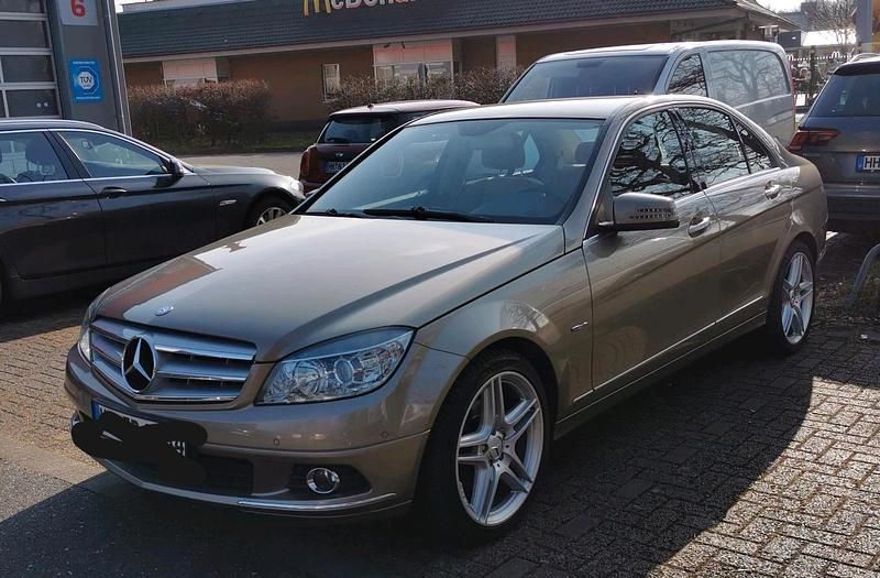 Gelb Gebraucht 2010 Mercedes C250 Limousine | 8.000 € (Fairer Preis) - Bild 1/4