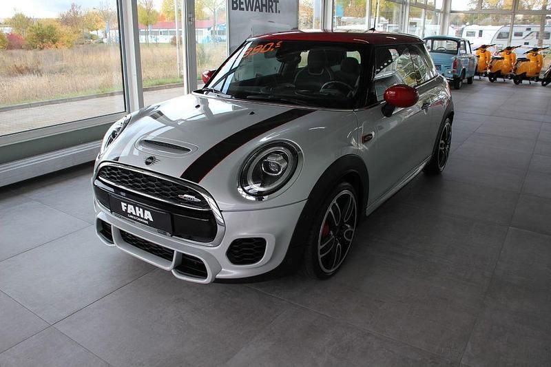 Silber Gebraucht 2020 Mini John Cooper Works Kleinwagen | 26.990 € (Etwas zu teuer) - Bild 1/4