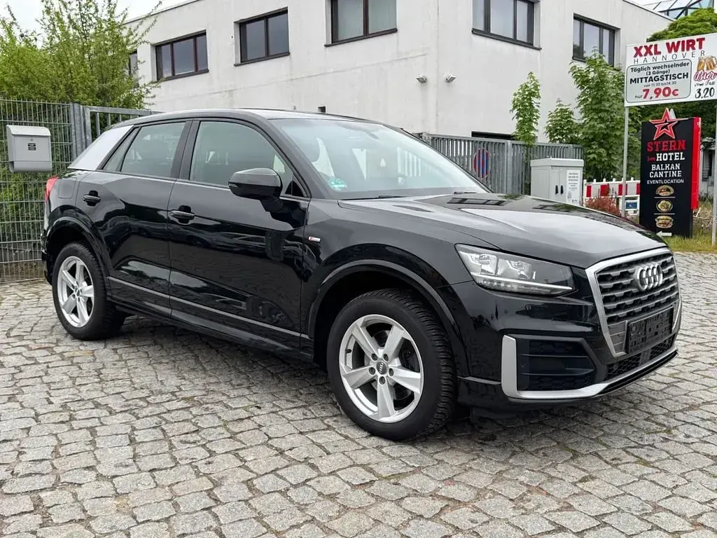 Używany Audi Q2 S-Line 116 KM (85 kW) 2019 Czarny SUV