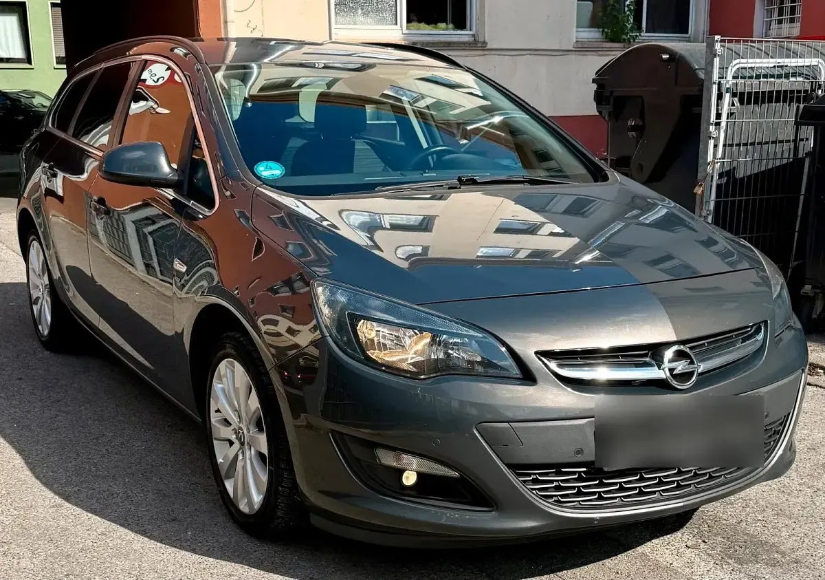 Gebraucht Opel Astra Sport 139 PS (102 kW) 2014 Grau Kombi