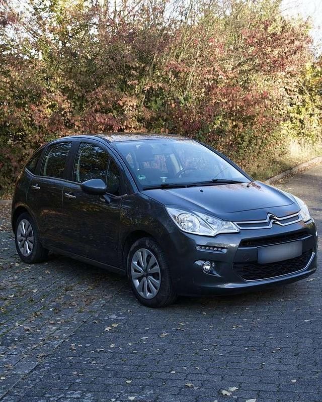 Grau Gebraucht 2015 Citroën C3 SELECTION Kleinwagen | 5.400 € (Fairer Preis) - Bild 1/4