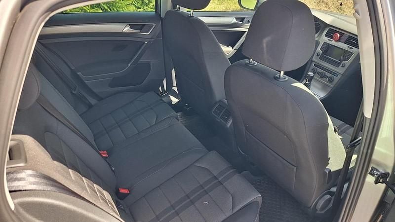 Second-hand VW Golf VII Comfortline 122 CP (89 kW) 2014 Gri Berlinǎ