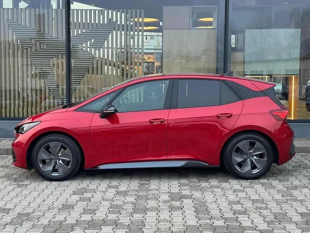 Używany Cupra Born 150 kW (204 KM) 2022 Czerwony Hatchback